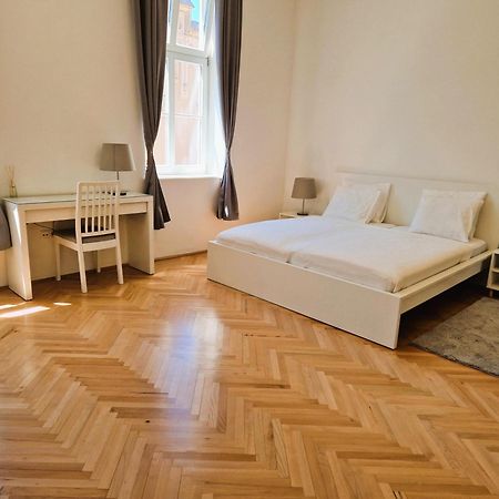Halasz 2-Bedroom Apartment Near Castle, Free Public Parking Nearby Будапеща Екстериор снимка