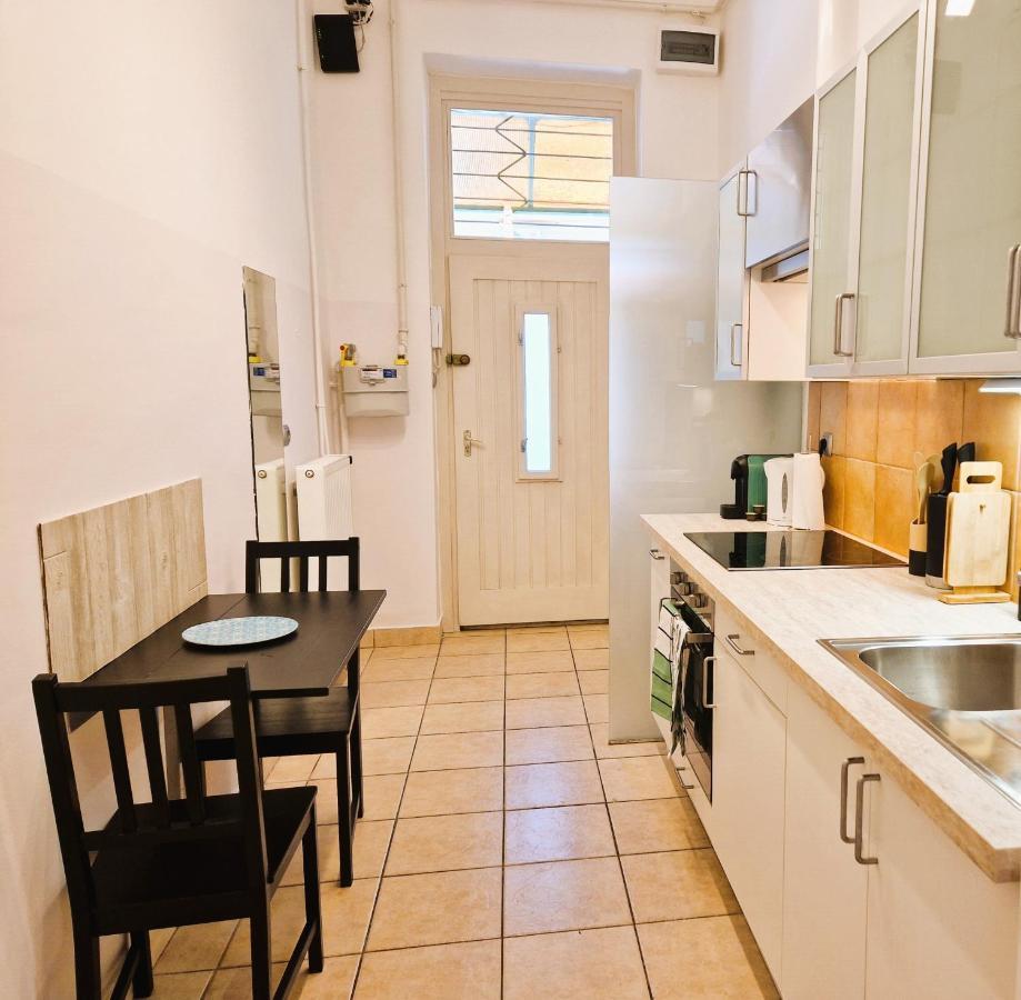 Halasz 2-Bedroom Apartment Near Castle, Free Public Parking Nearby Будапеща Екстериор снимка